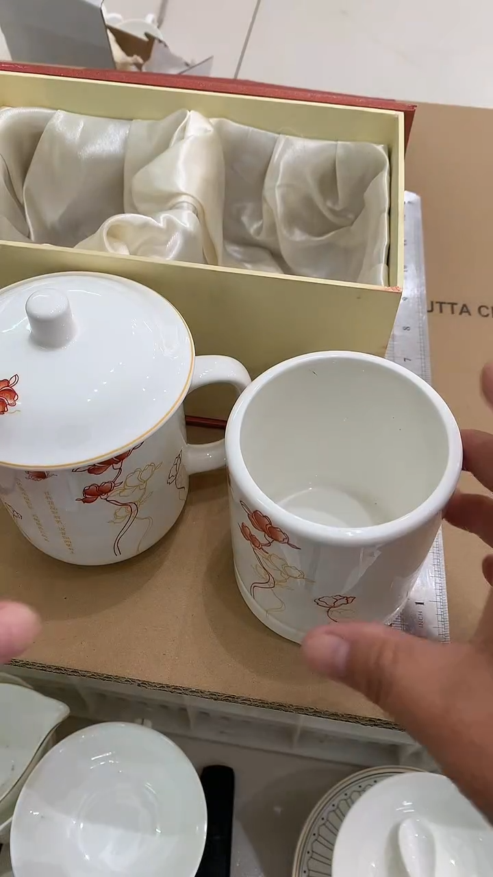 稻谷壳隆达骨瓷 福利 盖杯 加 笔筒 