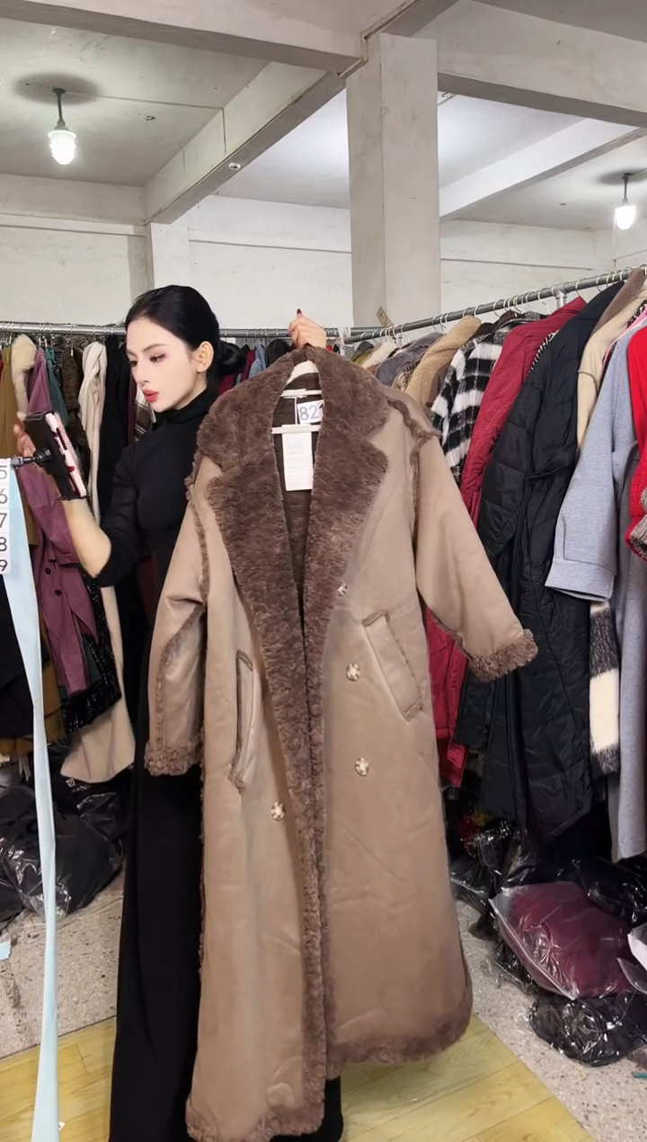 821闪购外套外披马甲打底裤子