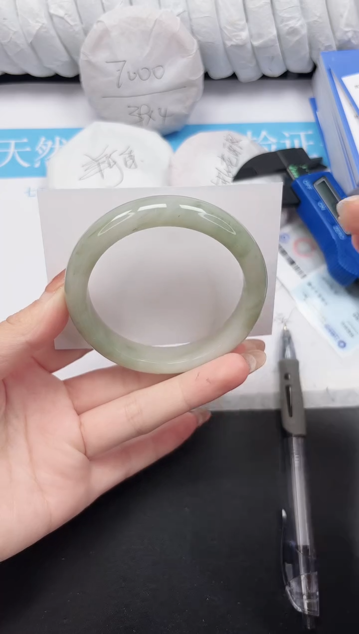 未镶嵌手镯石英质玉138-59.4PH