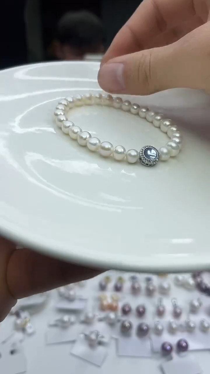 未镶嵌手链淡水珍珠白色系设计款(多样性发一）