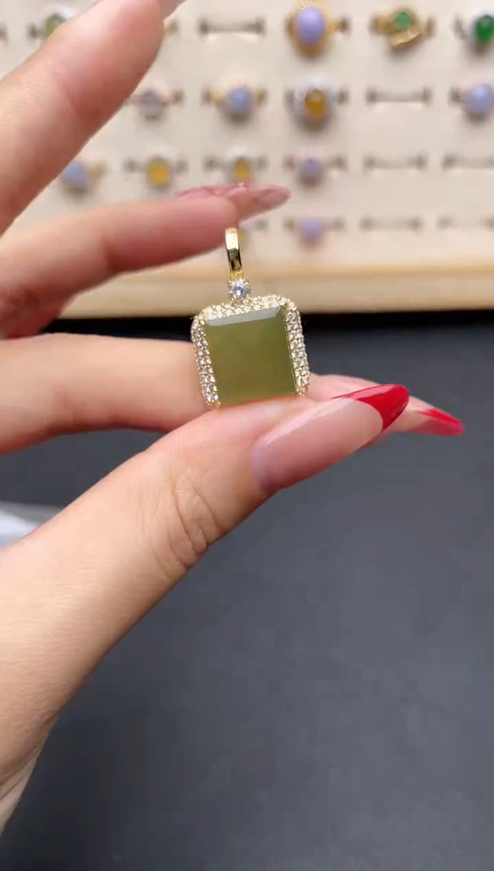 【闪购商品】翡翠戒指银S925镶嵌一物一证一礼盒