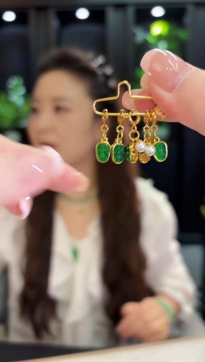 吊坠(不含链)未镶嵌翡翠缅料A货/多样性发货/一件