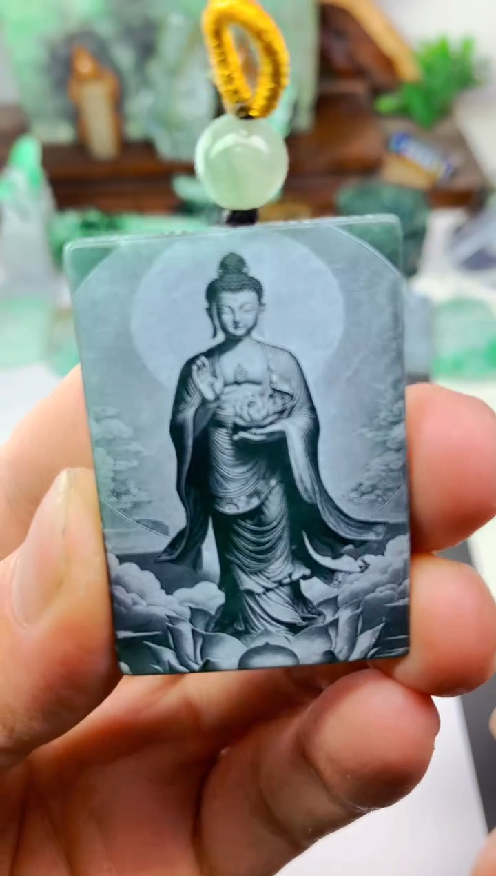 颈饰未镶嵌翡翠M**B挂件