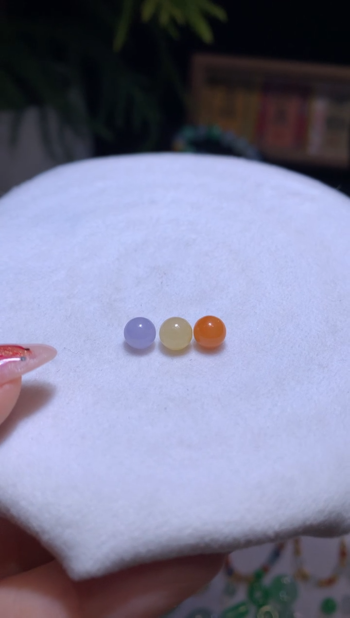 【闪购商品】定制翡翠未镶嵌5.9*珠子380+38