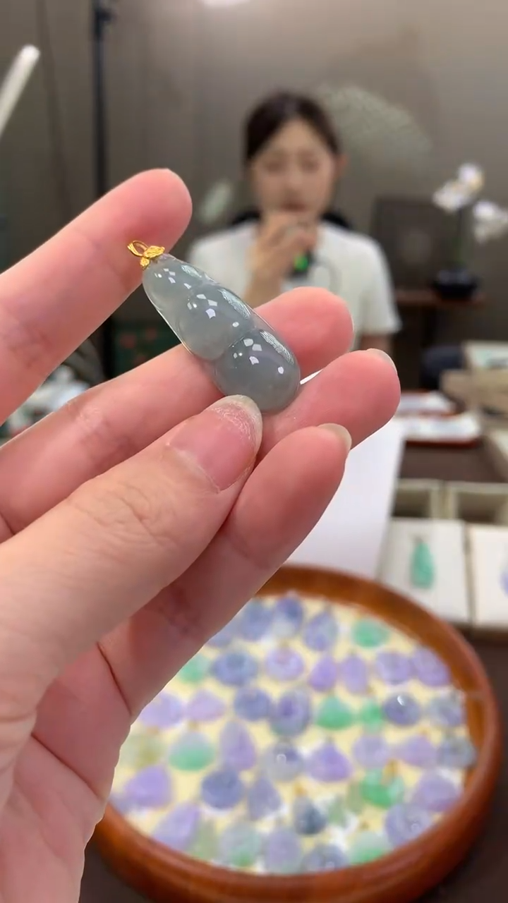 翡翠18K金镶嵌颈饰天然缅甸a货翡翠
