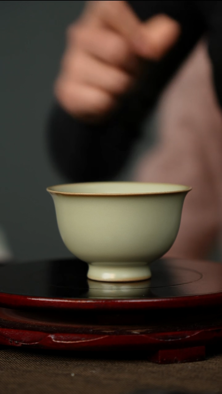 全品 粉青 压手杯  
