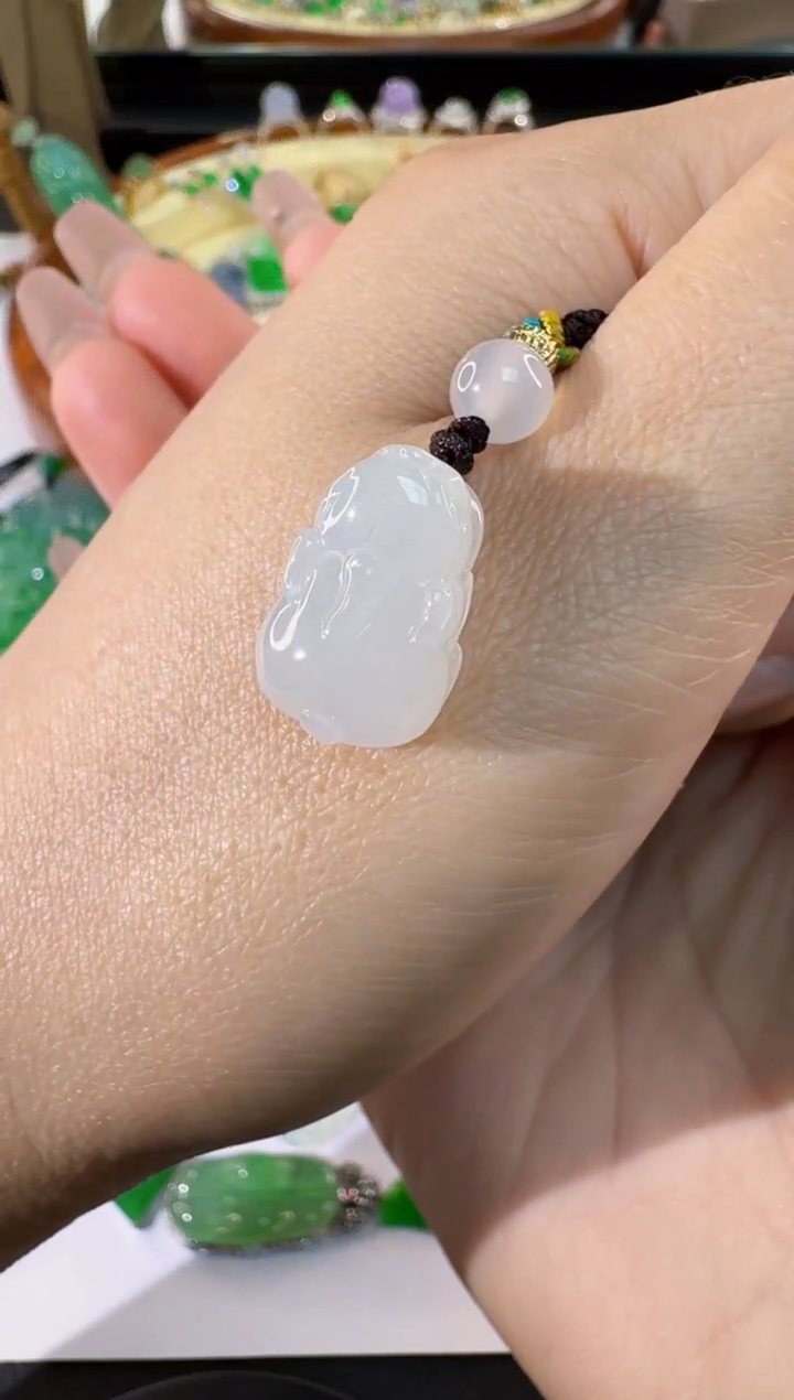 【闪购商品】翡翠颈饰18K金镶嵌翡翠吊坠