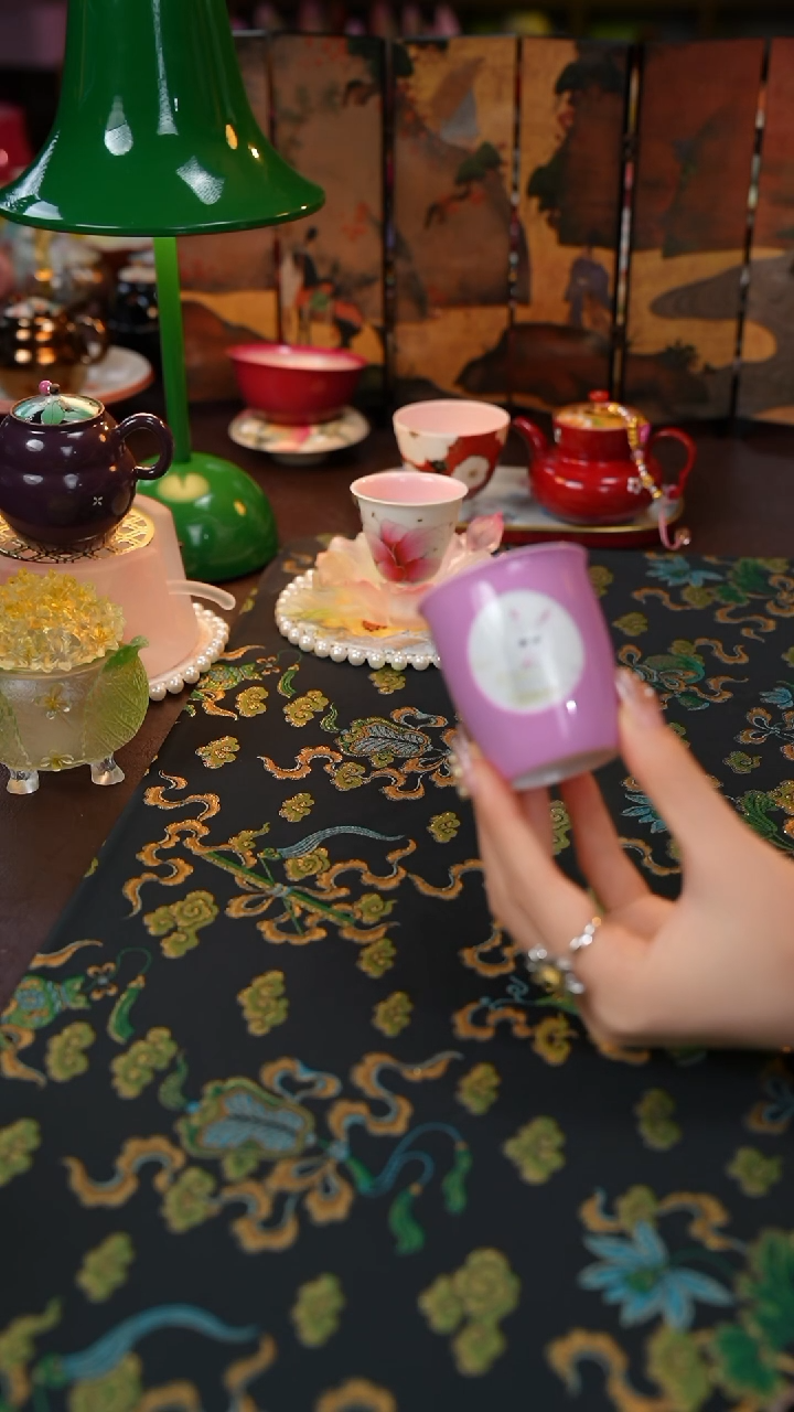 【闪购商品】景德镇手工手绘观合堂玉兔开窗闻香杯