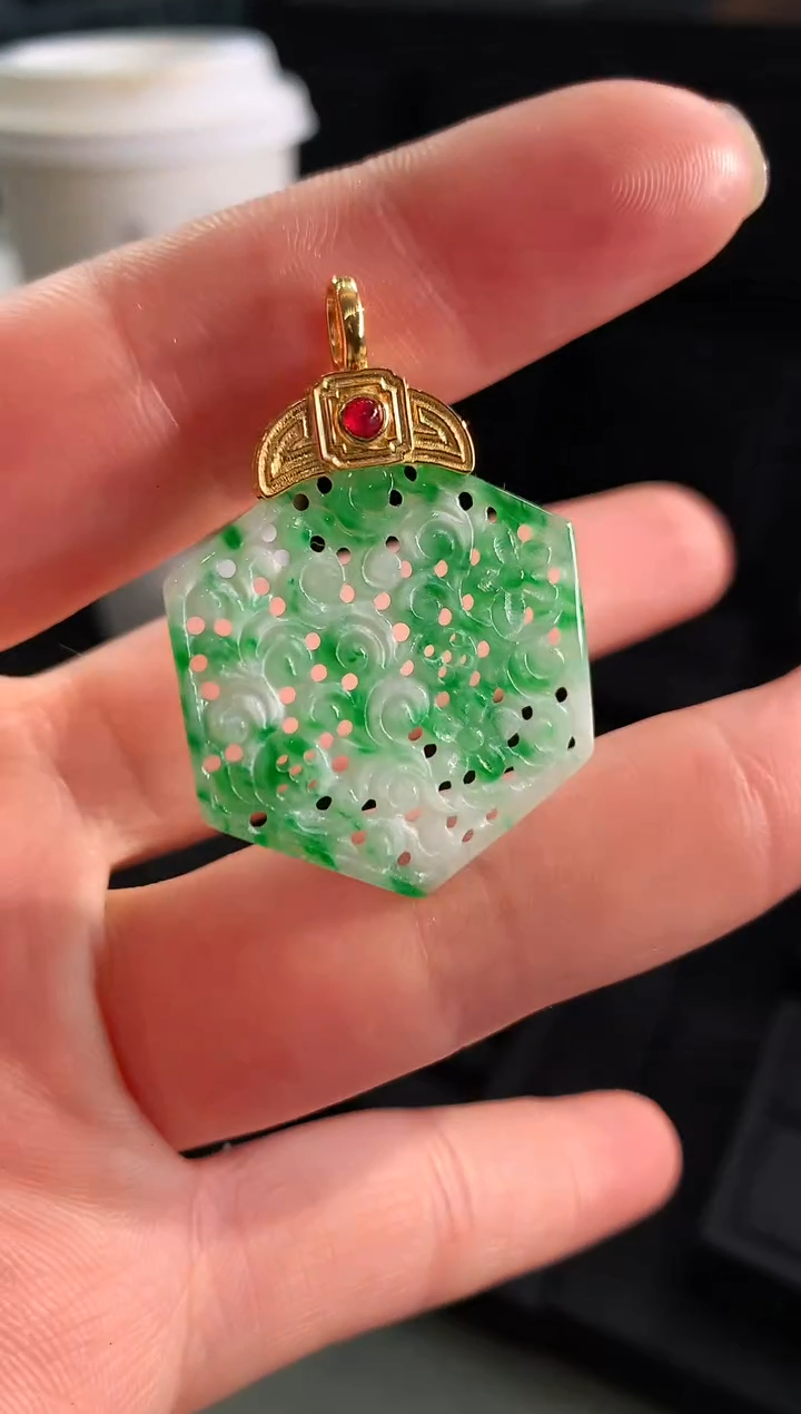 【闪购商品】翡翠吊坠(不含链)18K金镶嵌吊坠