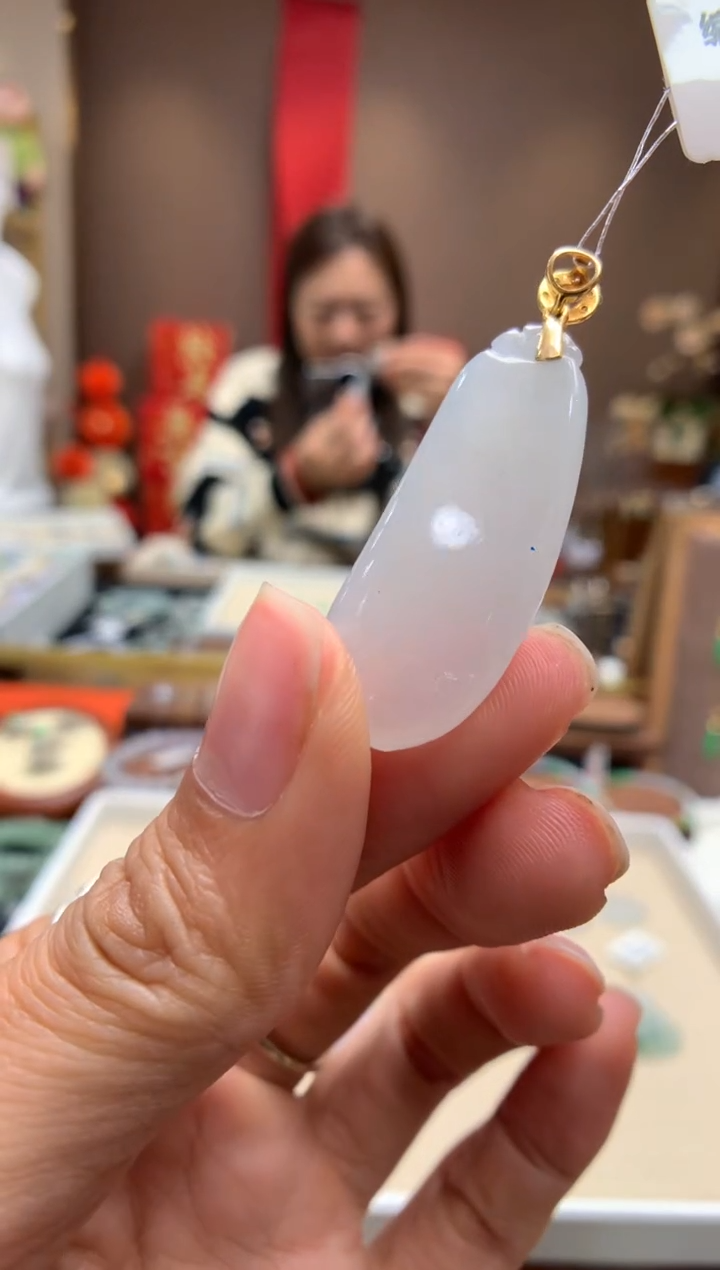 【闪购商品】翡翠颈饰18K金镶嵌福瓜