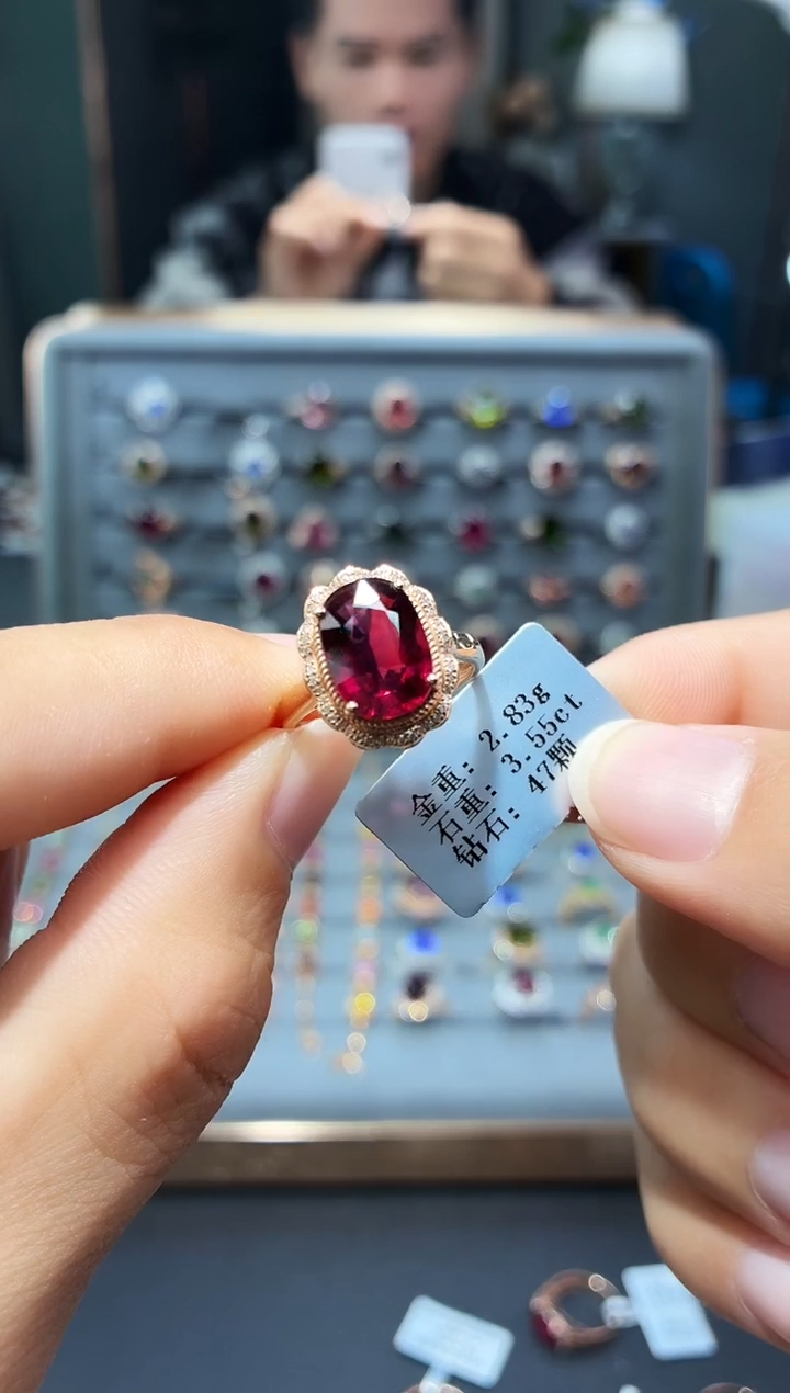 18K金镶嵌戒指碧玺3.55.