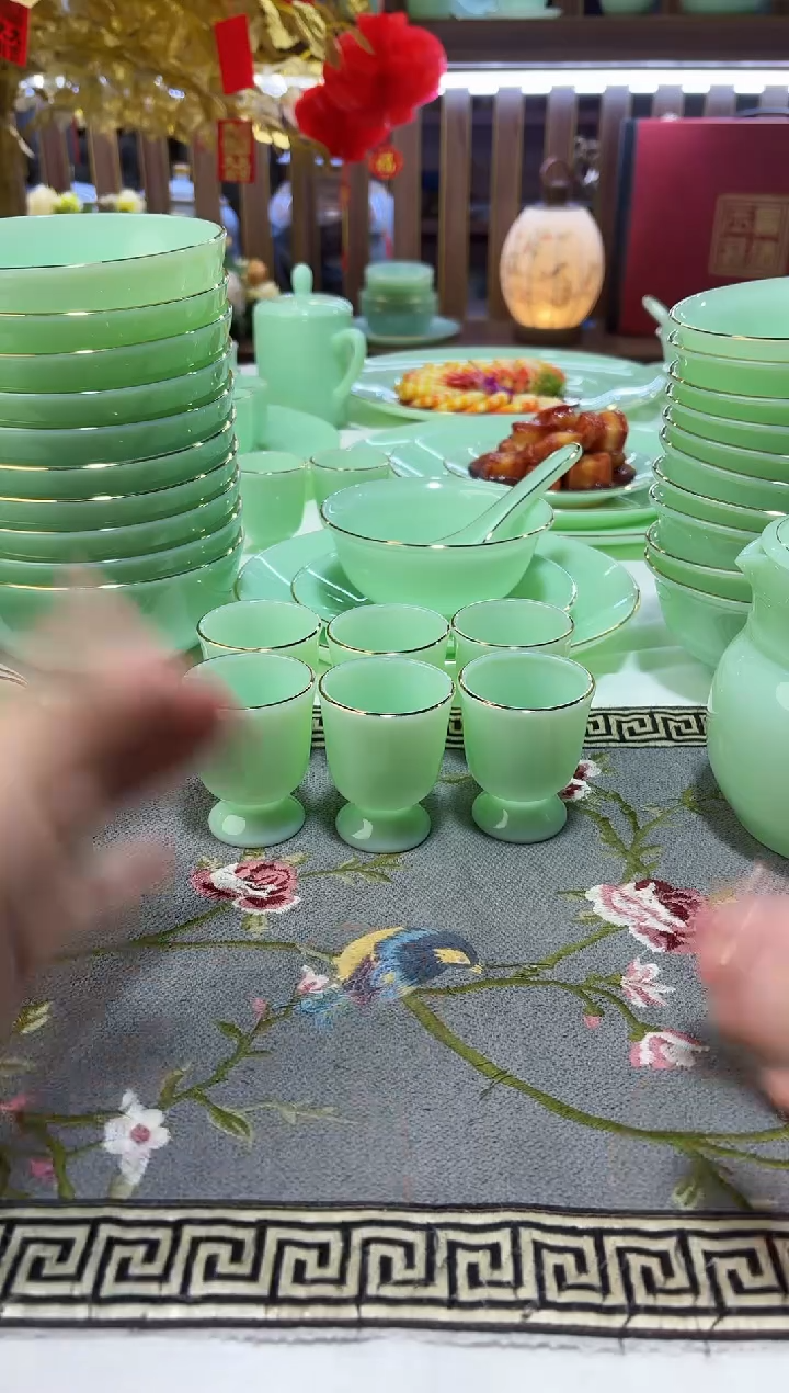 玉瓷  高脚酒杯6只