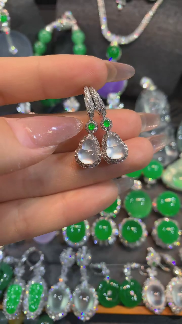 【闪购商品】翡翠吊坠(不含链)18K金镶嵌吊坠