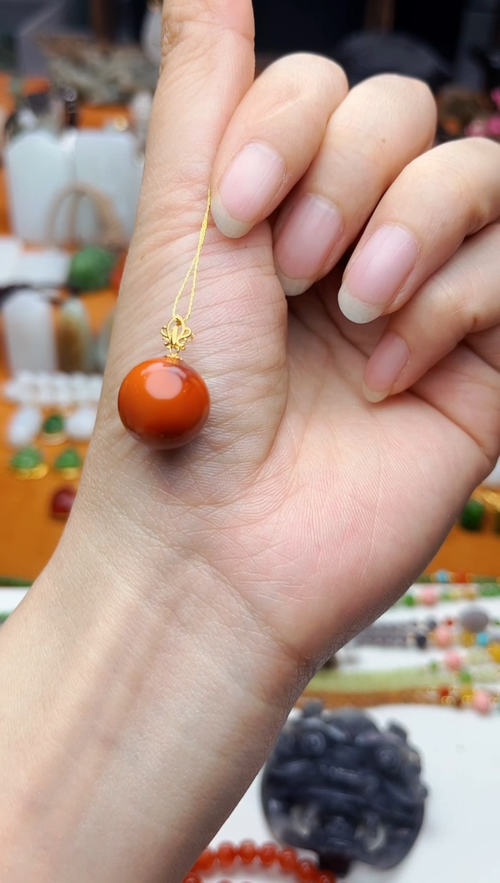【闪购商品】南红玛瑙颈饰18K金镶嵌锁骨珠