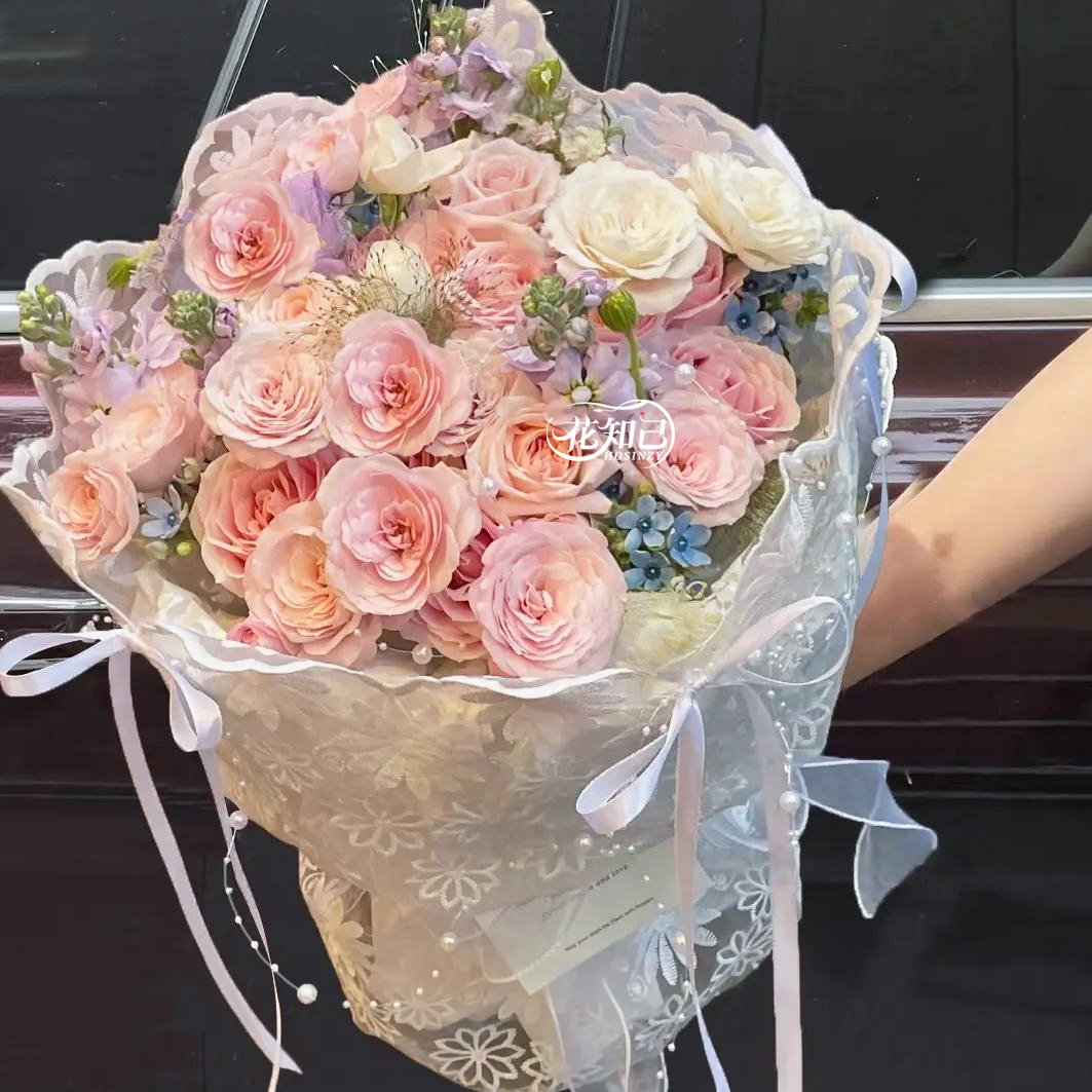 【浪漫故事】11枝粉玫瑰3枝紫罗兰折射混搭生日鲜花礼物告白花束送老婆花店附近同城速配花束鲜花小时达