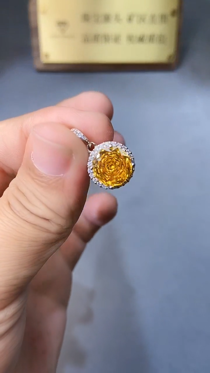 【闪购商品】黄晶颈饰银S925镶嵌35444