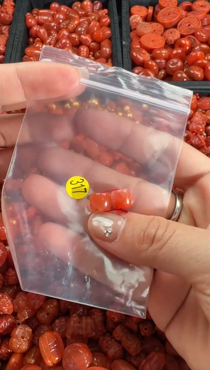 【闪购商品】南红玛瑙颈饰未镶嵌1