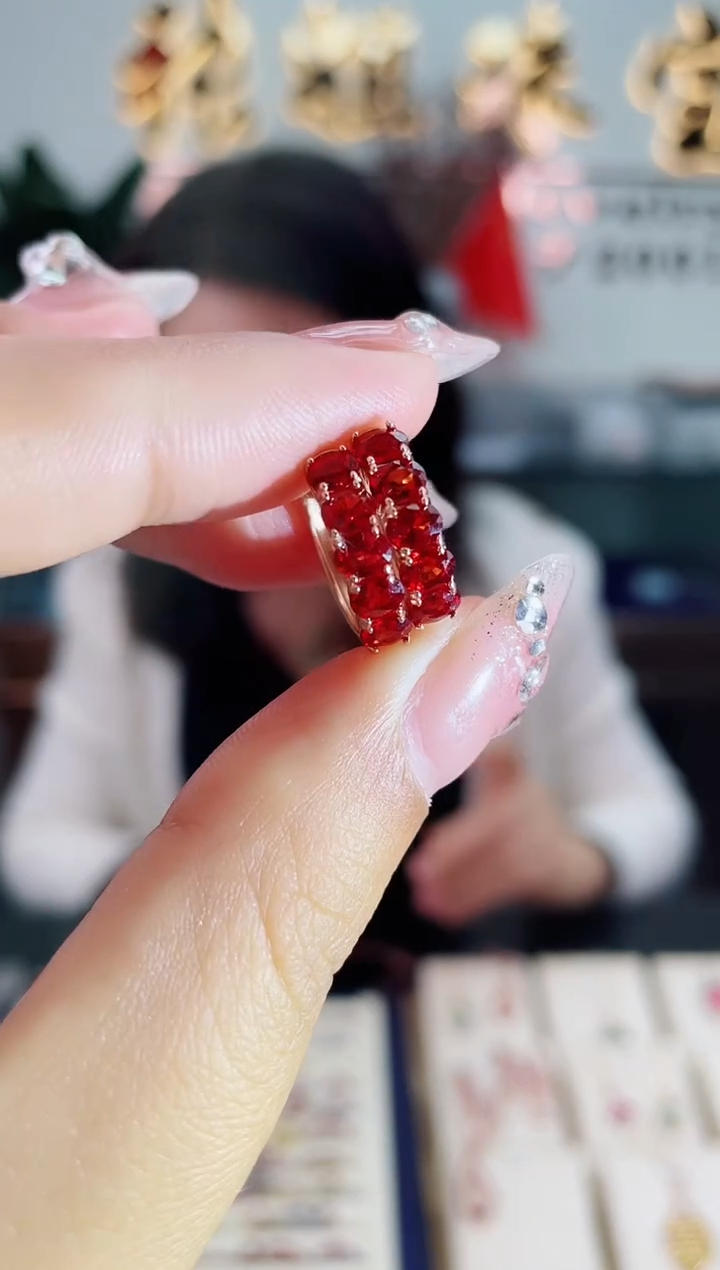 【闪购商品】彩色蓝宝石耳饰银S925镶嵌耳饰