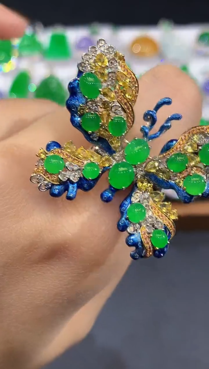 18K金镶嵌戒指翡翠S****gSY多样性发其一