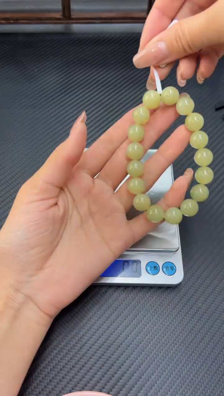 未镶嵌手串和田玉若羌微色差卡12