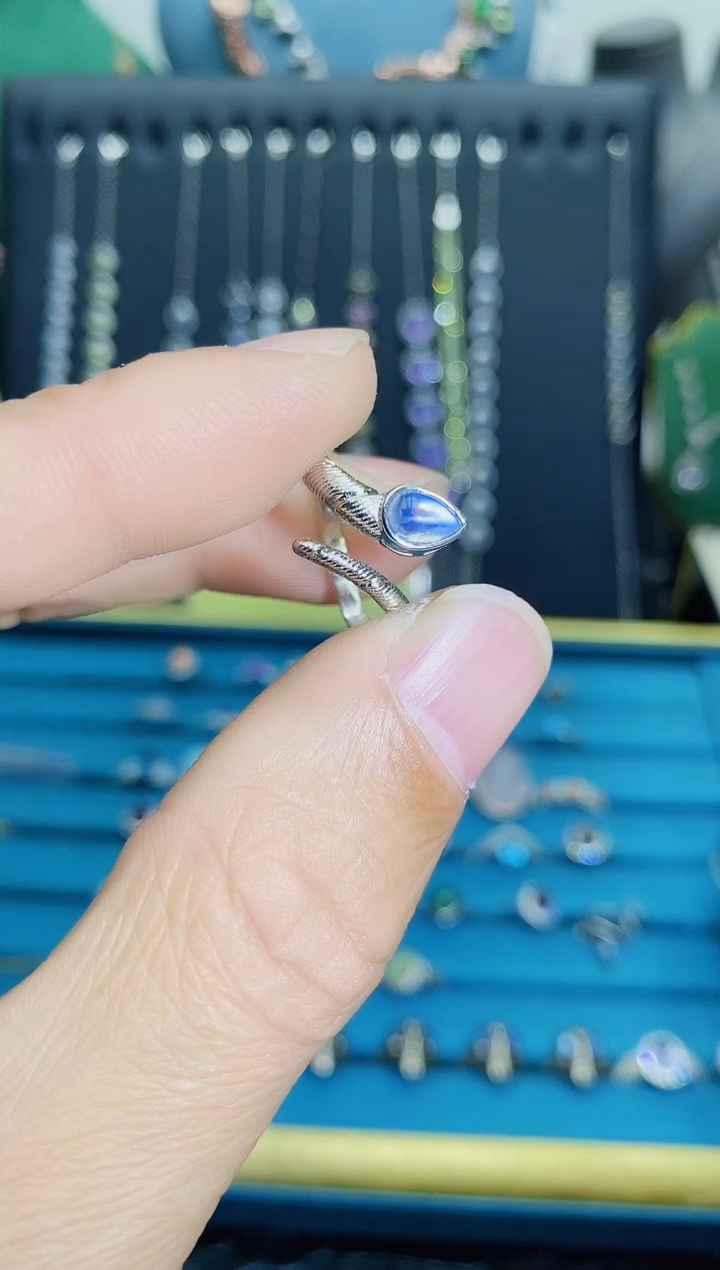 【闪购商品】月光石戒指银S925镶嵌1121