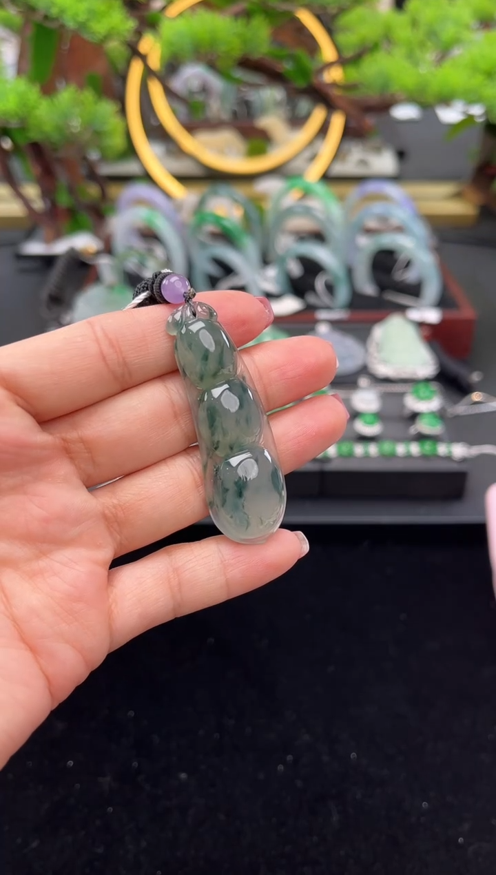 颈饰未镶嵌翡翠吊坠