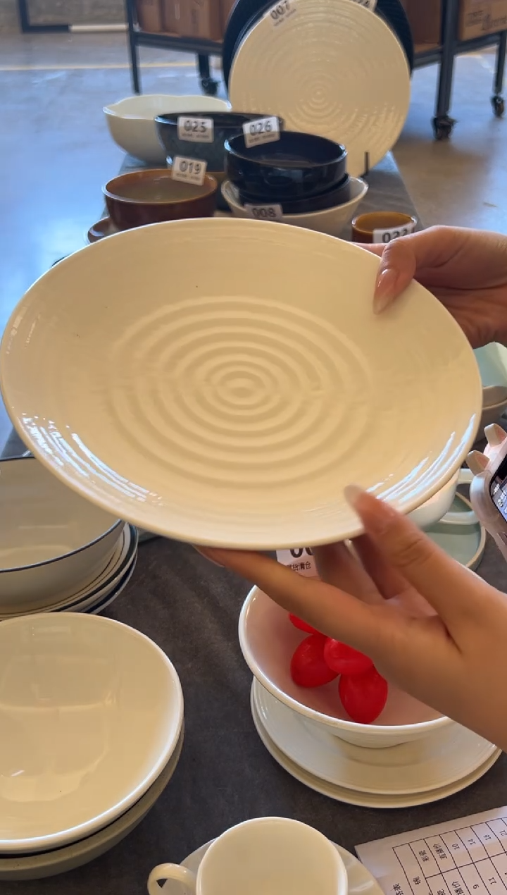 新骨瓷040瑕疵 白跳刀 9寸平盘