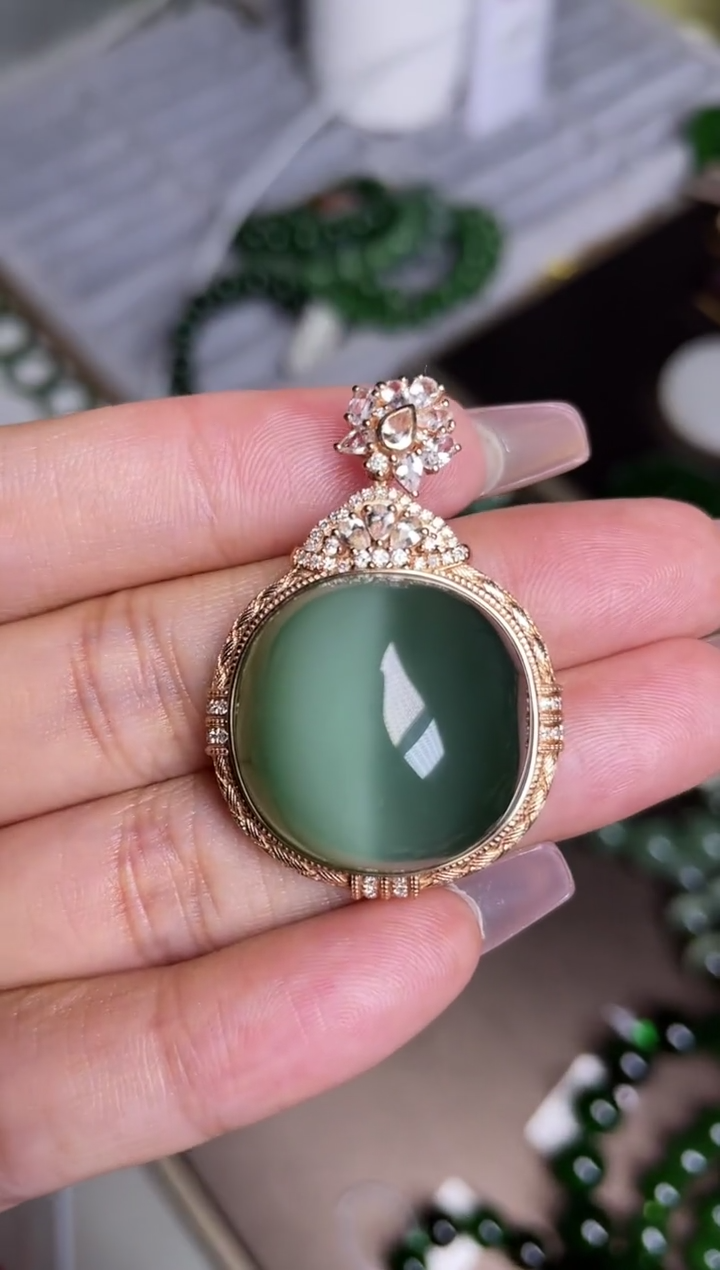 【闪购商品】和田玉挂件18K金镶嵌蓝猫眼