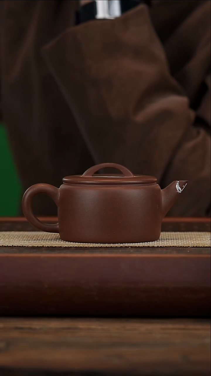 茶壶紫砂底槽青汉瓦微瑕200的容量