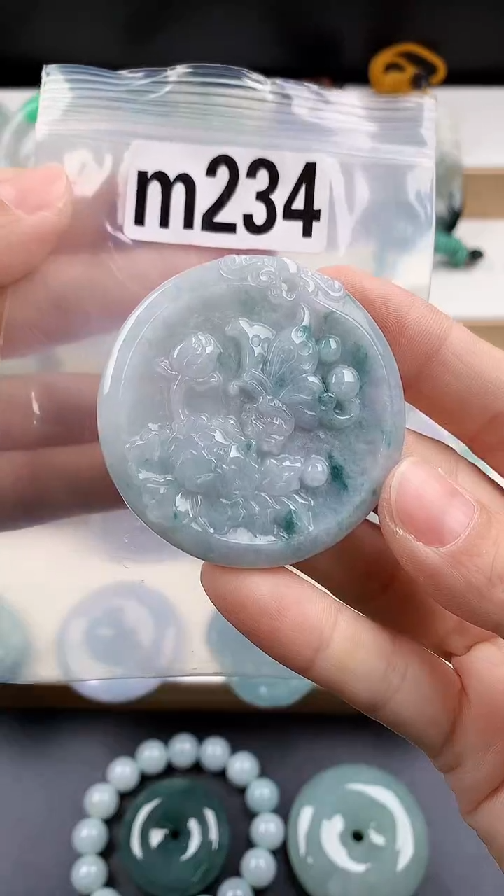 颈饰未镶嵌翡翠天然翡翠吊坠挂件