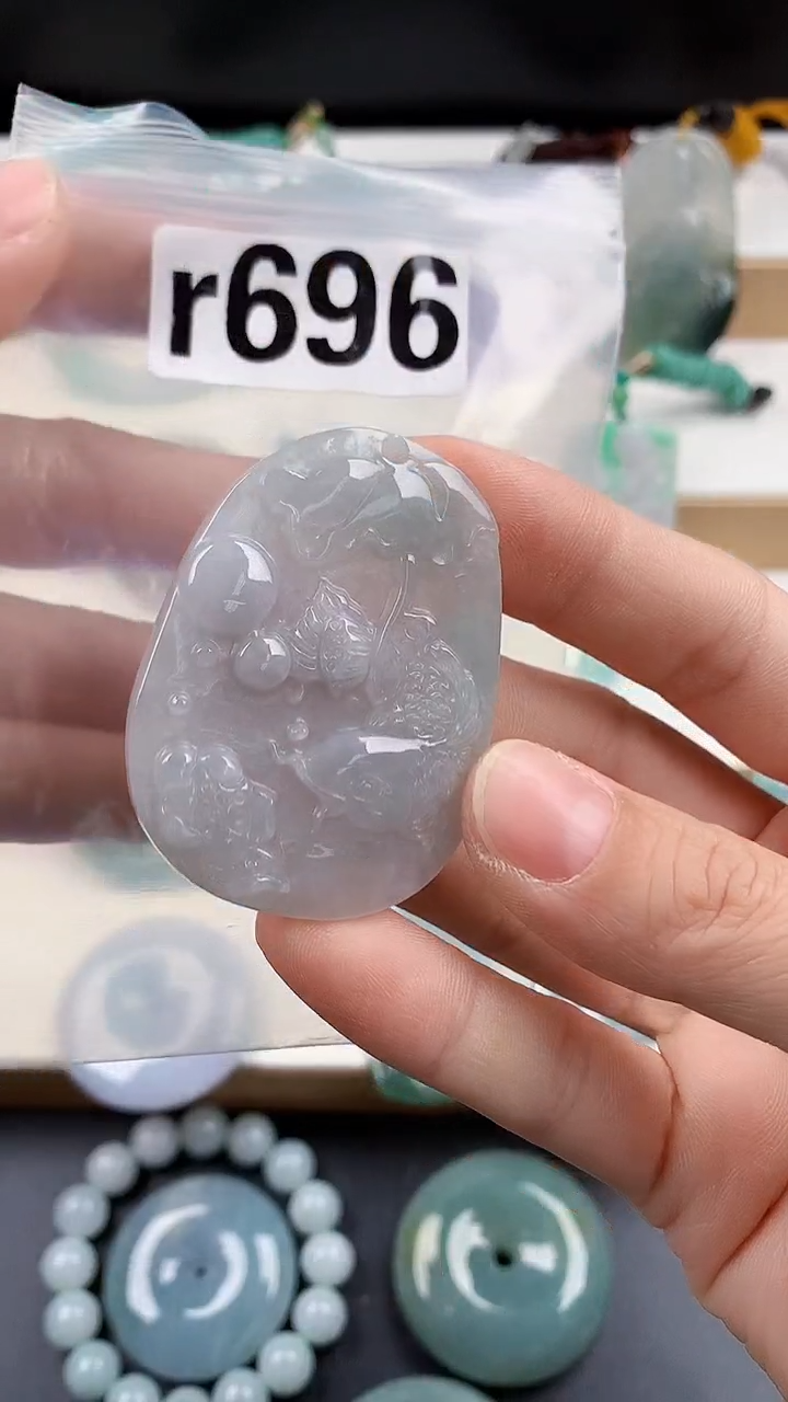 颈饰未镶嵌翡翠天然翡翠吊坠挂件