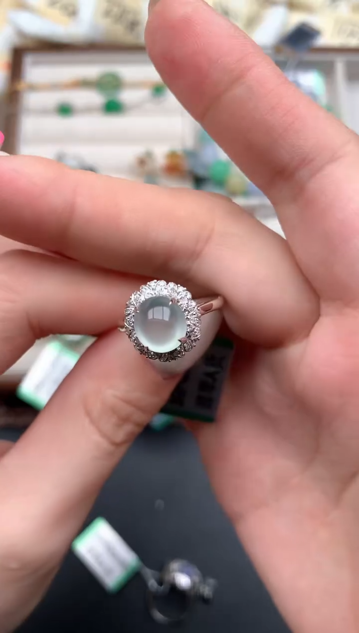 18K金镶嵌挂件翡翠1