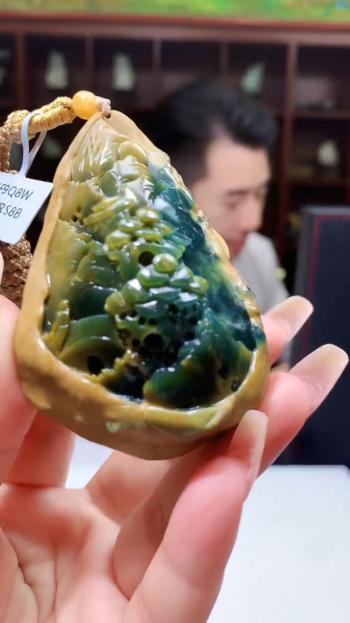 【闪购商品】定制翡翠未镶嵌1049xx-毛货挂件44