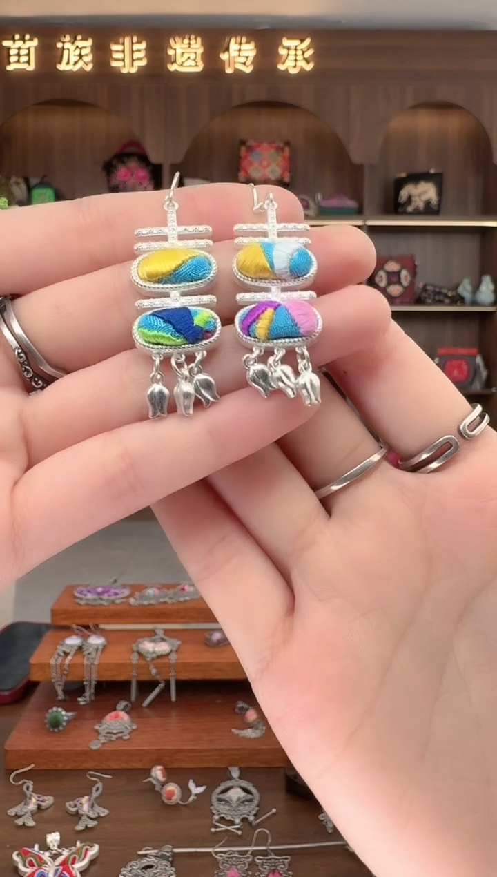 【闪购商品】织绣扶光苗绣传承127