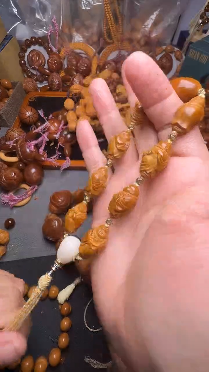 手串橄榄核弥勒一条