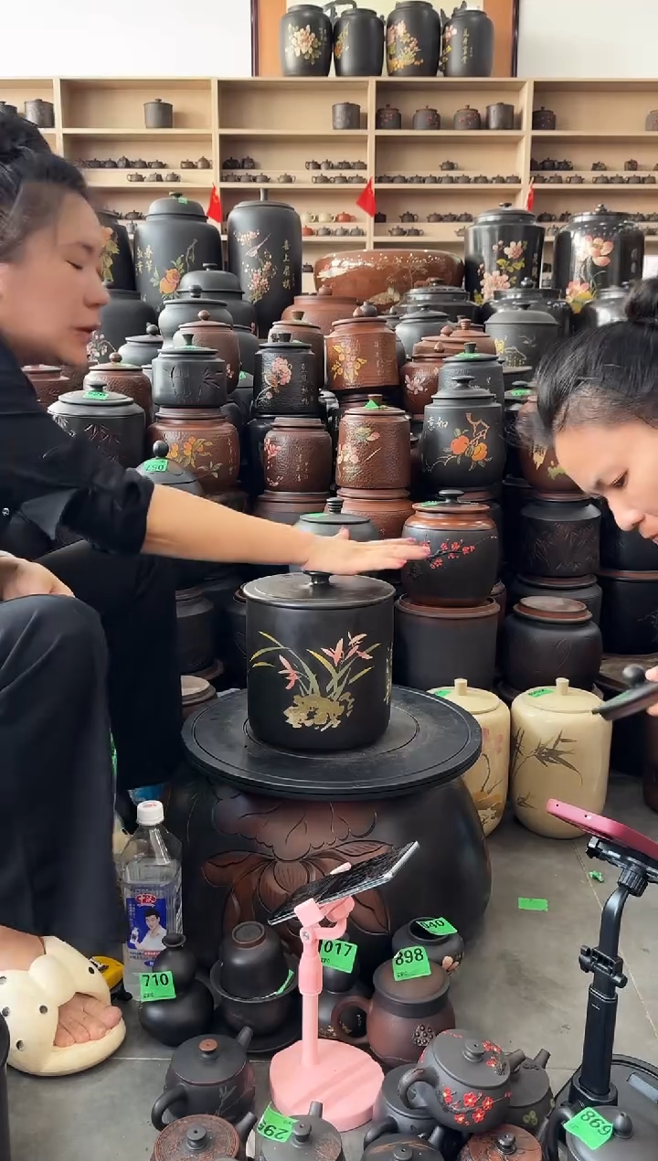 罐瑕疵茶叶罐  彩填小八饼 074