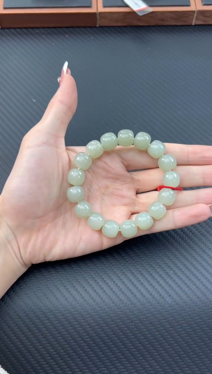 【闪购商品】和田玉手串未镶嵌且末微色差近矿卡12手串
