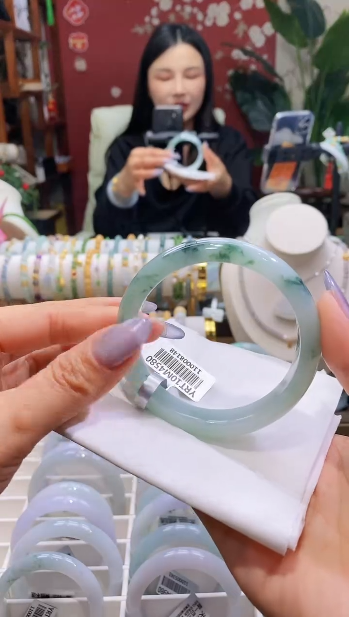 【闪购商品】翡翠手镯未镶嵌144湖水绿59.3/11.9*7.7