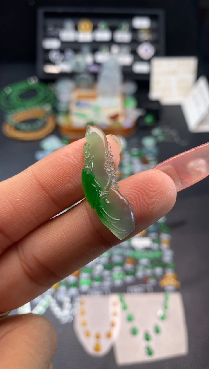 【闪购商品】翡翠挂件未镶嵌喜鹊