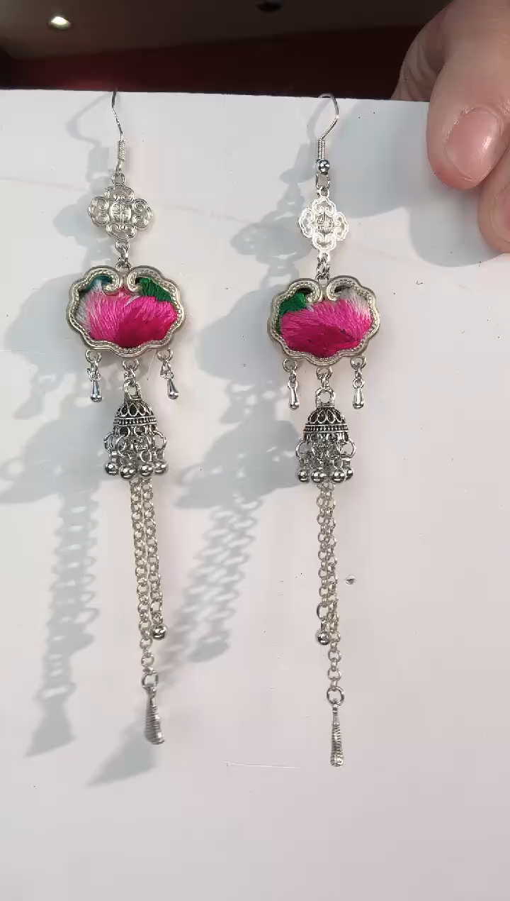 织绣非遗手工刺绣苗绣饰品10