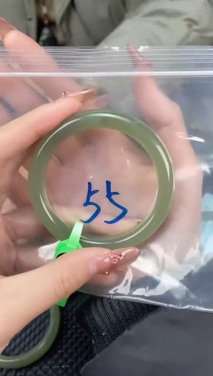 【闪购商品】和田玉手镯未镶嵌手镯