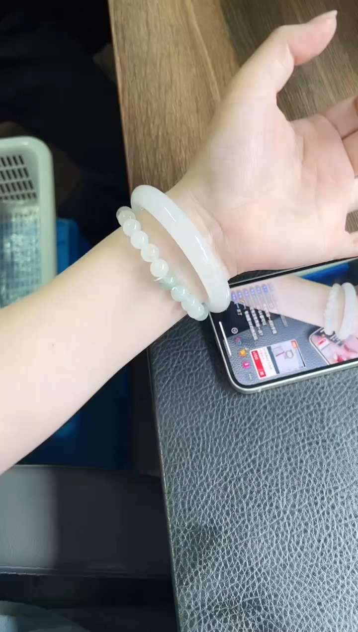 【闪购商品】石英质玉手镯未镶嵌125-62