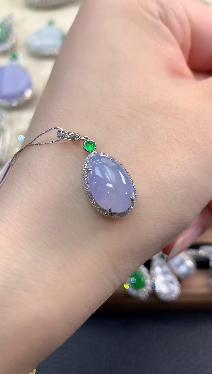 吊坠(不含链)18K金镶嵌翡翠春日珠宝 C8紫货有色差