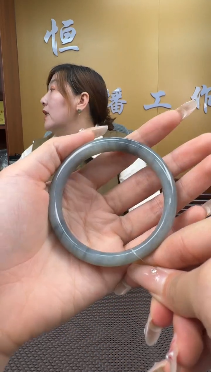 【闪购商品】和田玉手镯未镶嵌58