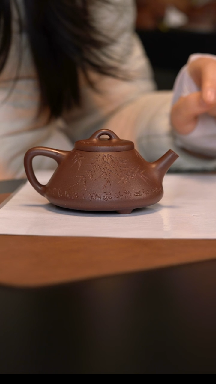 茶壶紫砂宜兴原矿紫砂壶   160cc    底槽清