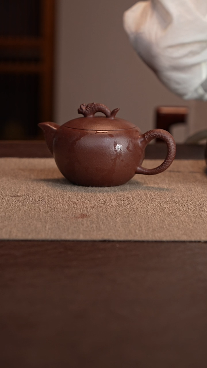 茶壶紫砂底槽青云龙
