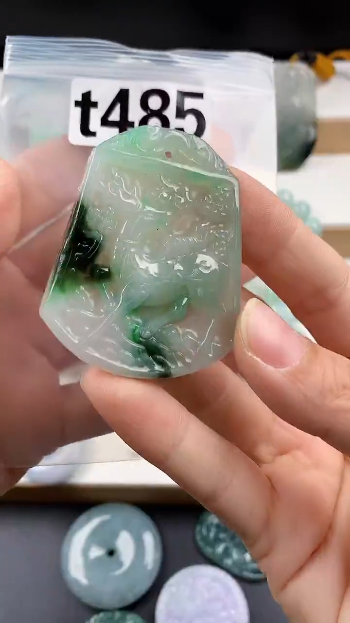 颈饰未镶嵌翡翠天然翡翠吊坠挂件