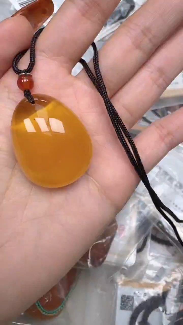 裸石琥珀未镶嵌如图