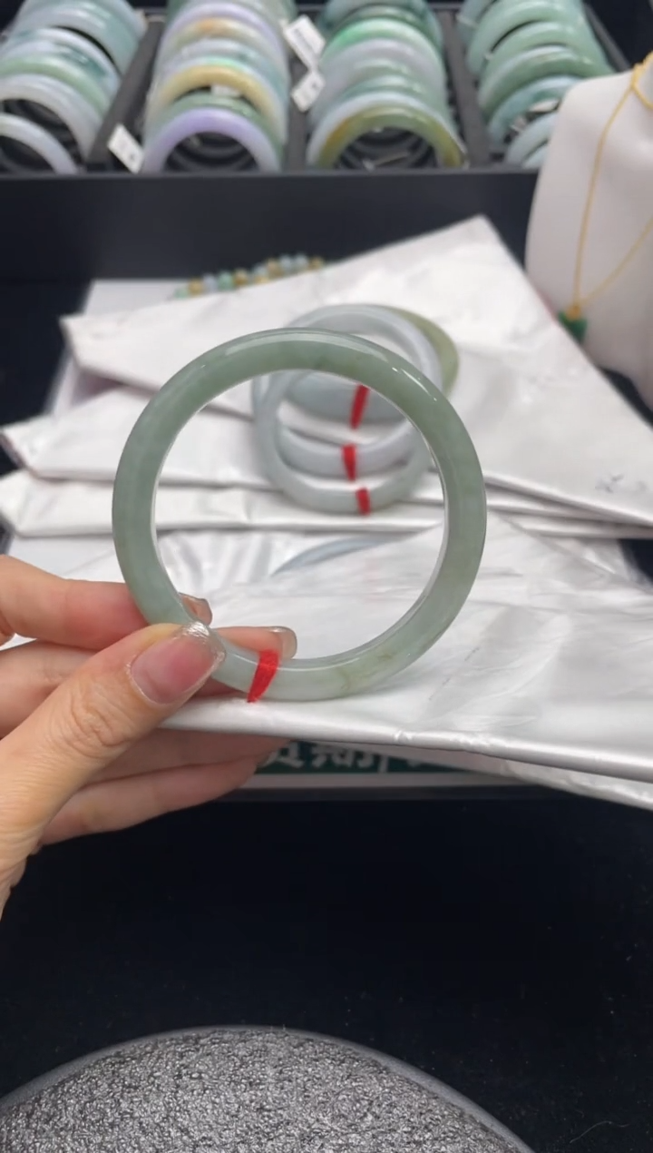 【闪购商品】翡翠手镯未镶嵌L圈口55+编号8