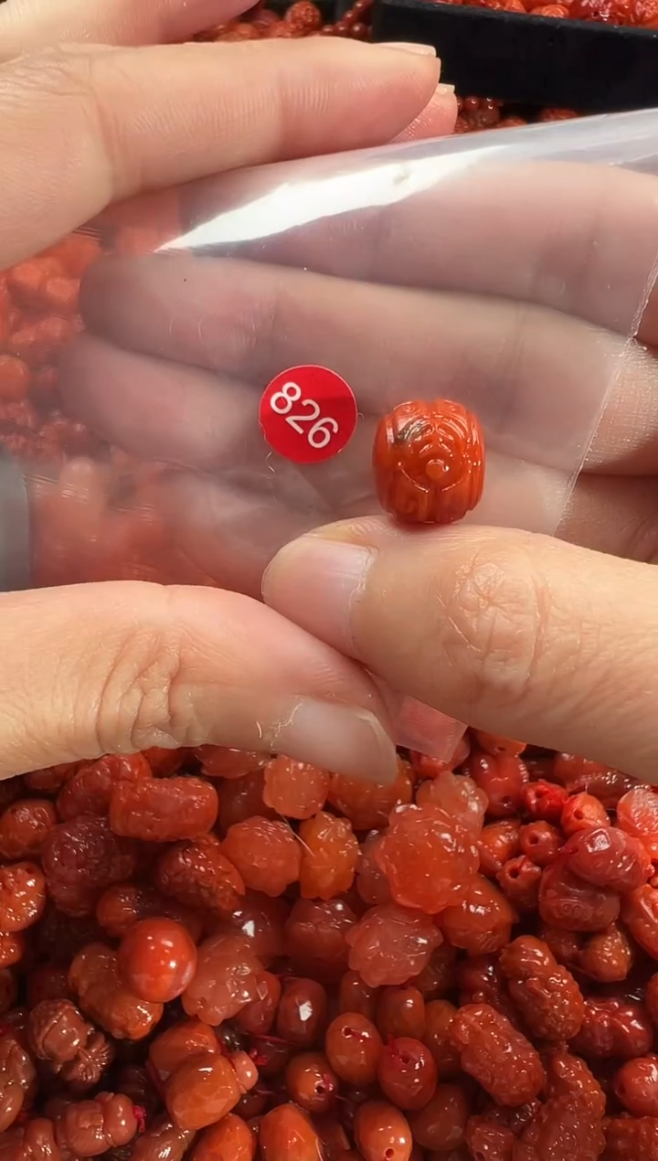 颈饰未镶嵌南红玛瑙1